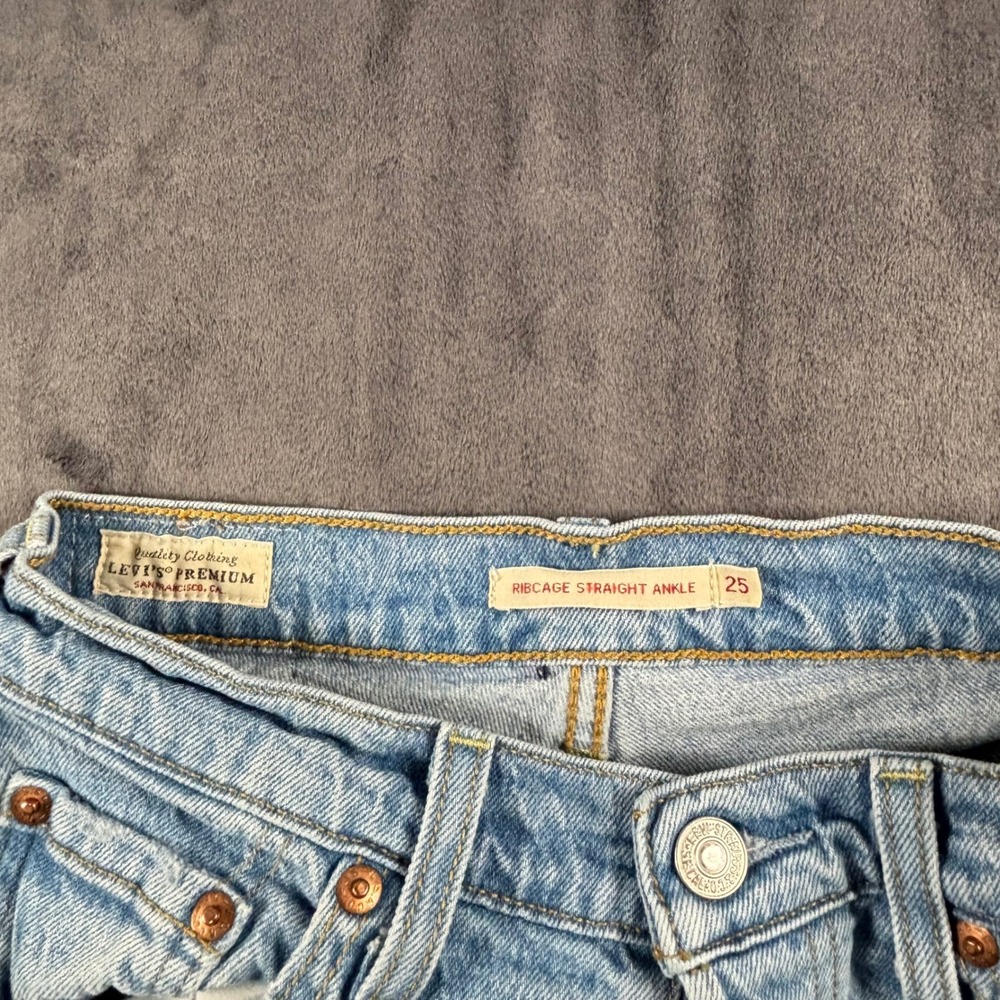 Levi's Ribcage Straight Ankle Jeans Womens 25 Light Blue Distressed Denim 3913 - Picture 6 of 8